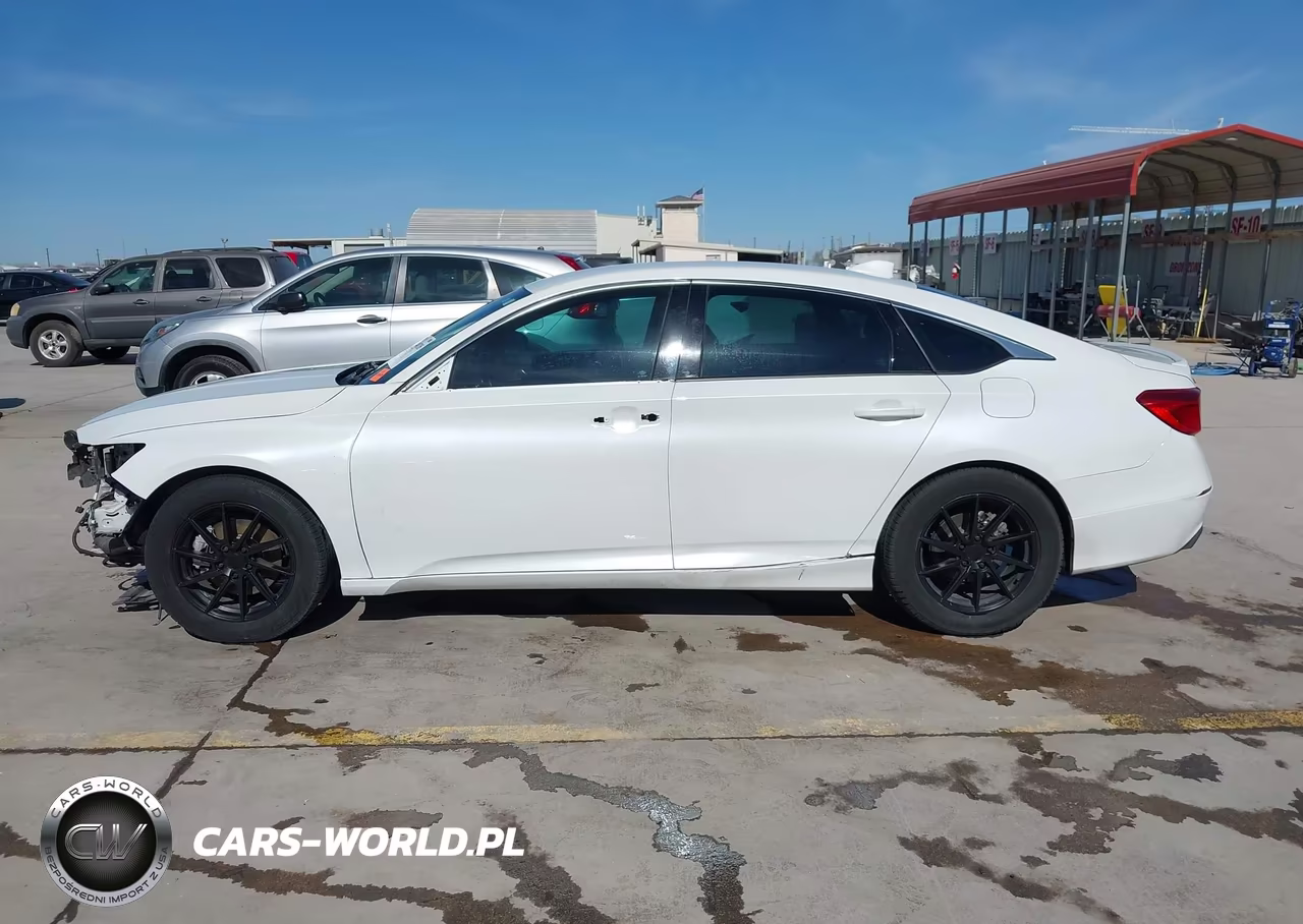 2018 Honda Accord Sport VIN:1HGCV1F35JA266018 - 15