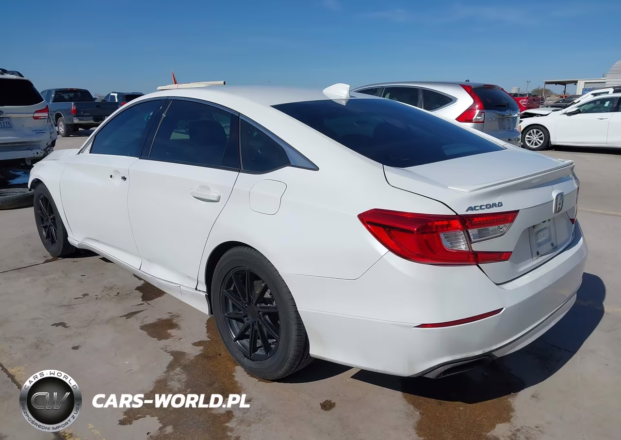 2018 Honda Accord Sport VIN:1HGCV1F35JA266018 - 3