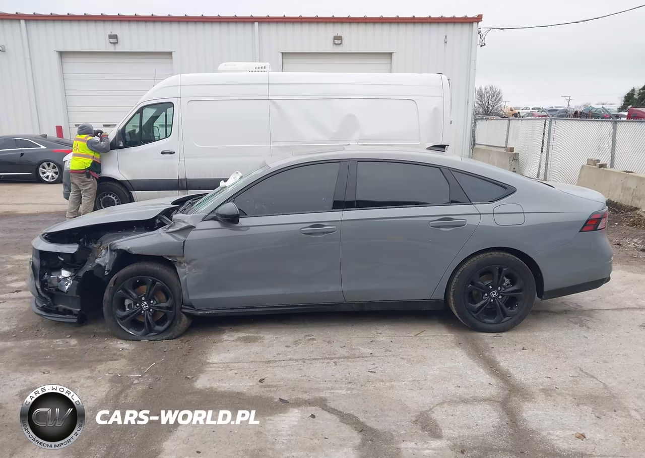 2025 Honda Accord Se VIN:1HGCY1F40SA013366 - 14