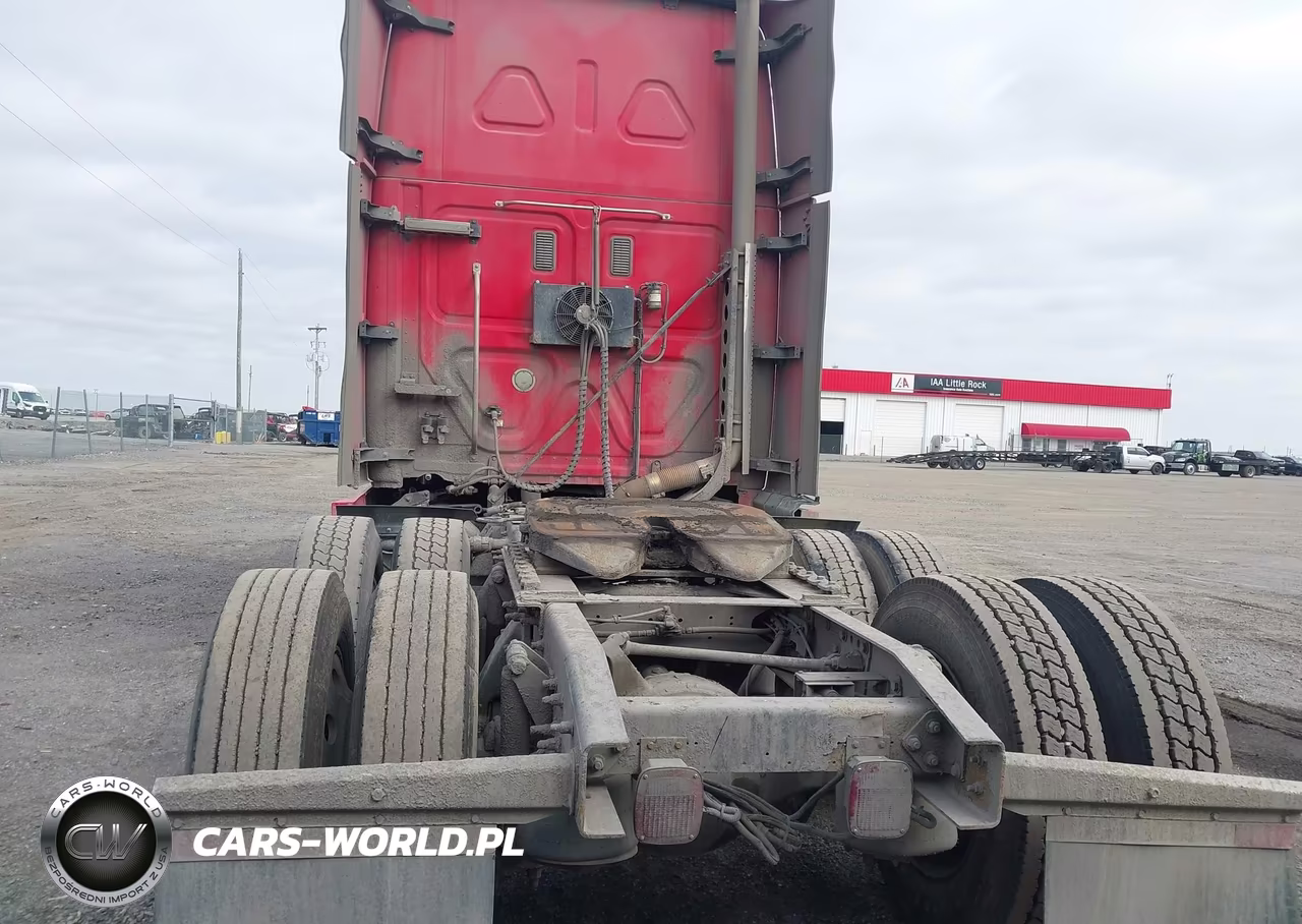 2015 Freightliner Cascadia 125 VIN:3AKJGLD52FSGB0668 - 15