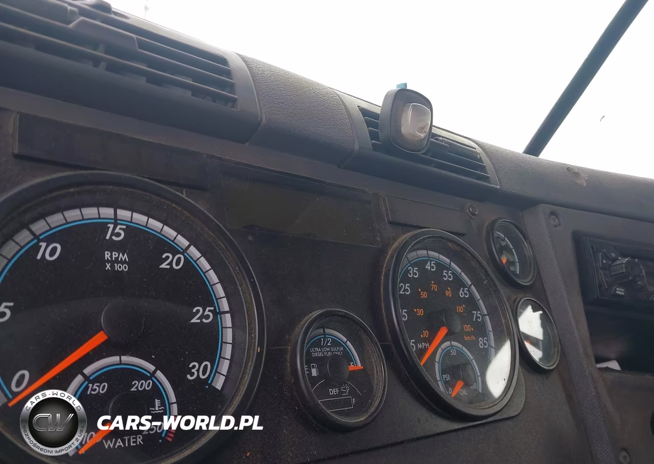 2015 Freightliner Cascadia 125 VIN:3AKJGLD52FSGB0668 - 5