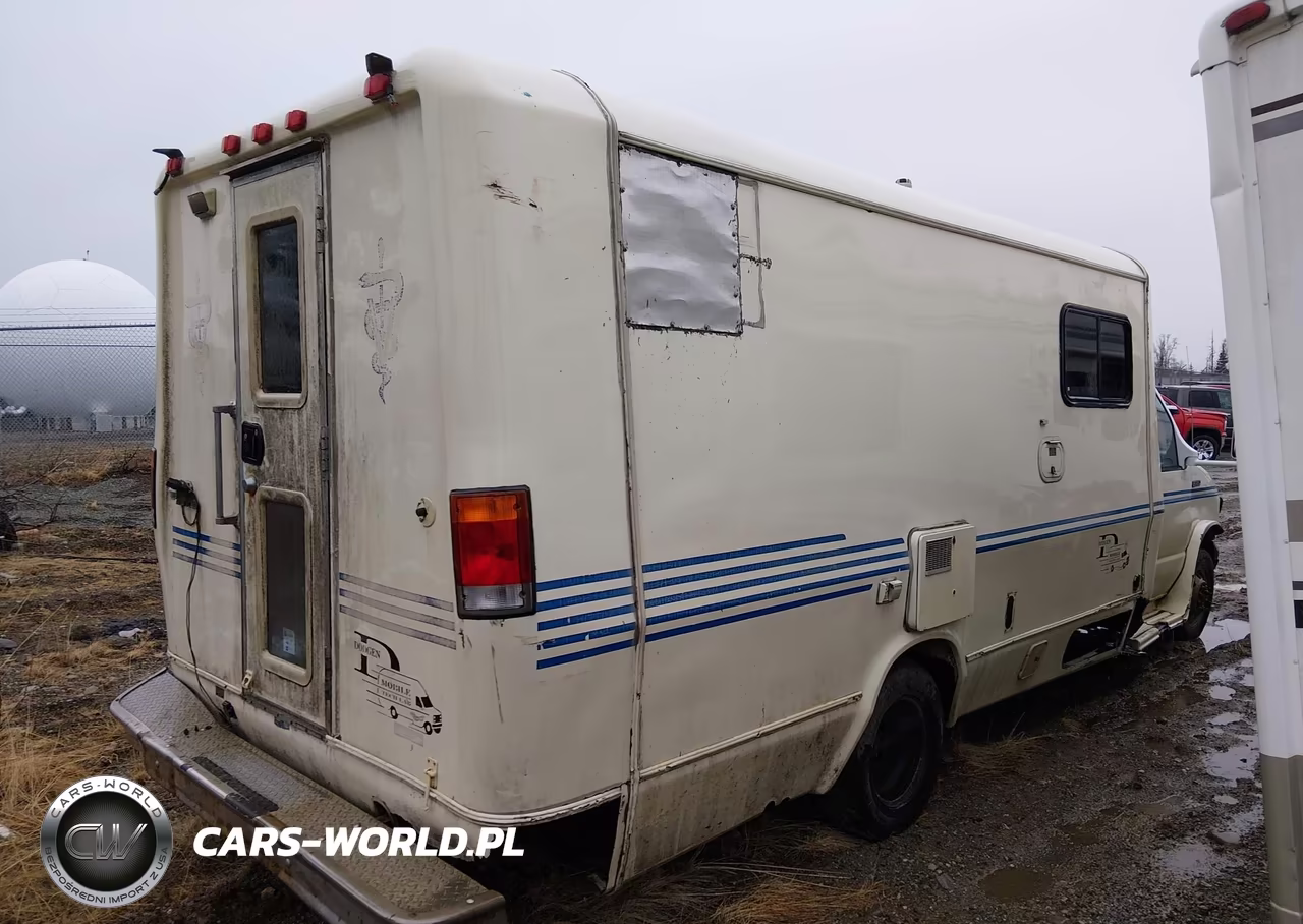 1996 Ford Econoline E350 Cutaway Van VIN:1FDKE30G4THA16129 - 4