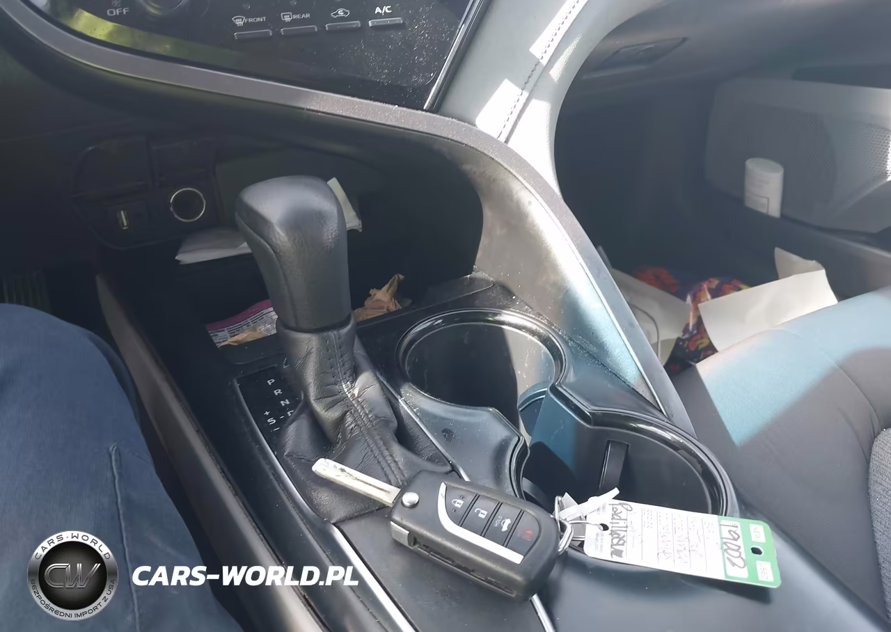 2019 Toyota Camry Le VIN:4T1B11HK2KU811064 - 11