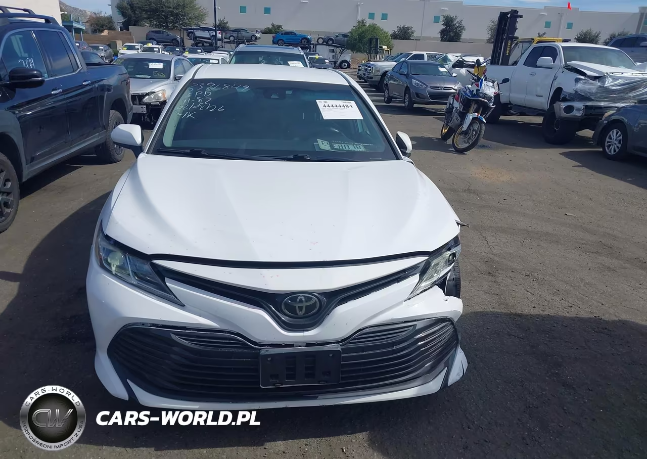 2019 Toyota Camry Le VIN:4T1B11HK2KU811064 - 12