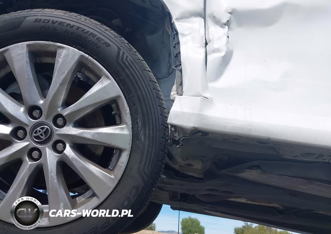 2019 Toyota Camry Le VIN:4T1B11HK2KU811064 - 19