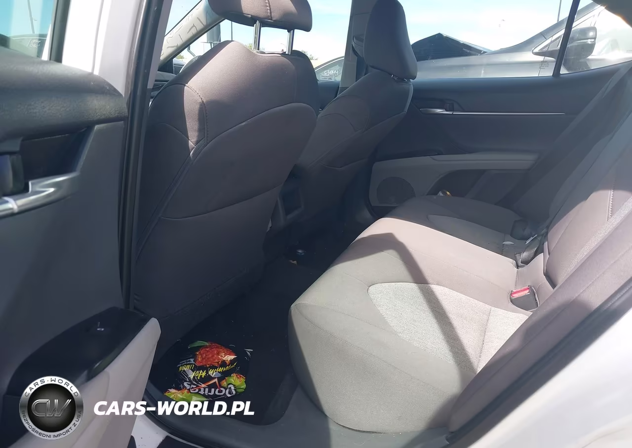 2019 Toyota Camry Le VIN:4T1B11HK2KU811064 - 8