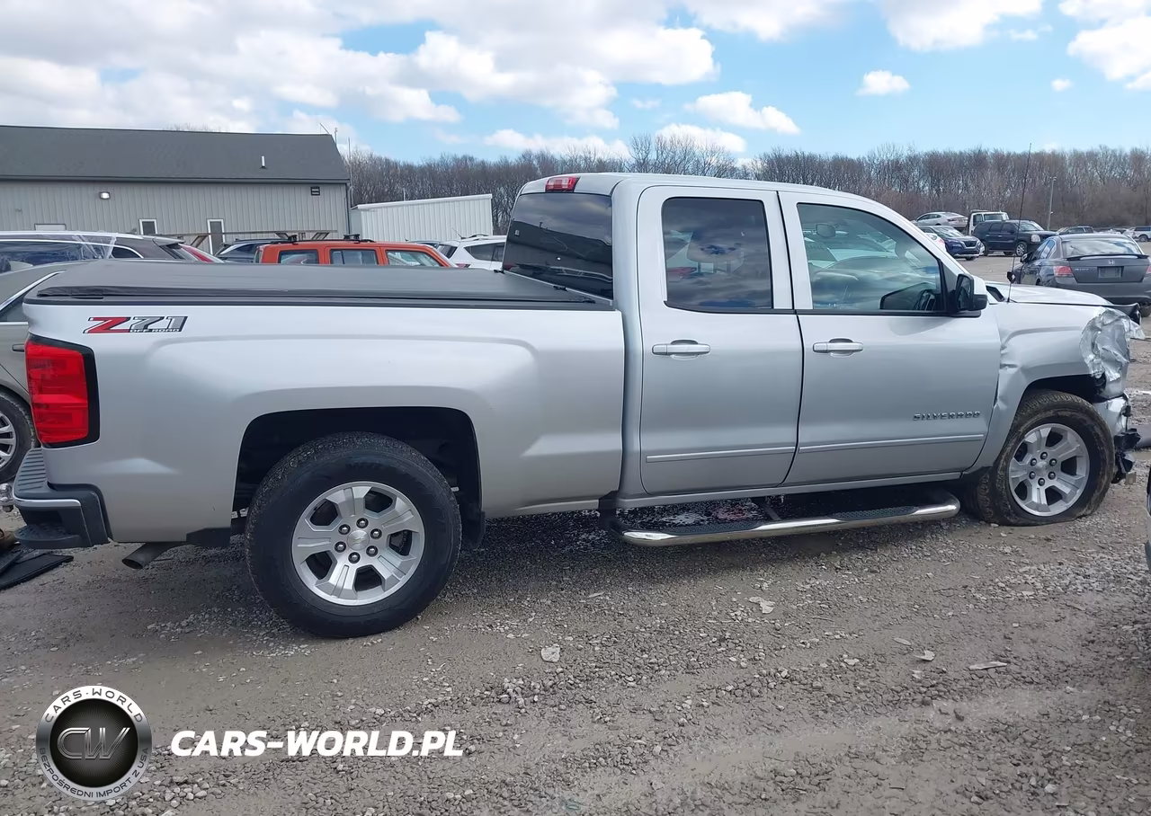 2018 Chevrolet Silverado 1500 2Lt VIN:1GCVKREC4JZ330194 - 13