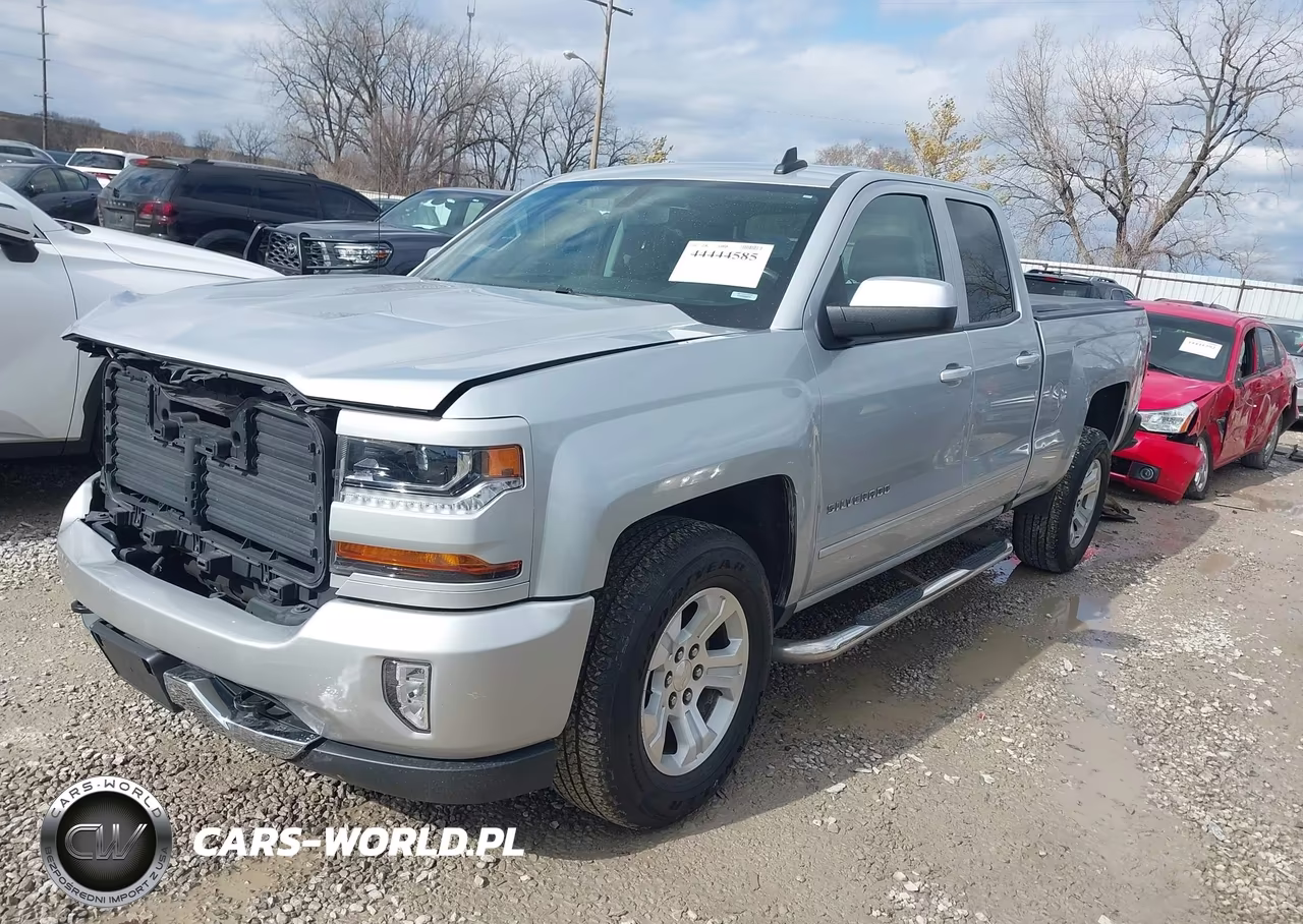 2018 Chevrolet Silverado 1500 2Lt VIN:1GCVKREC4JZ330194 - 2