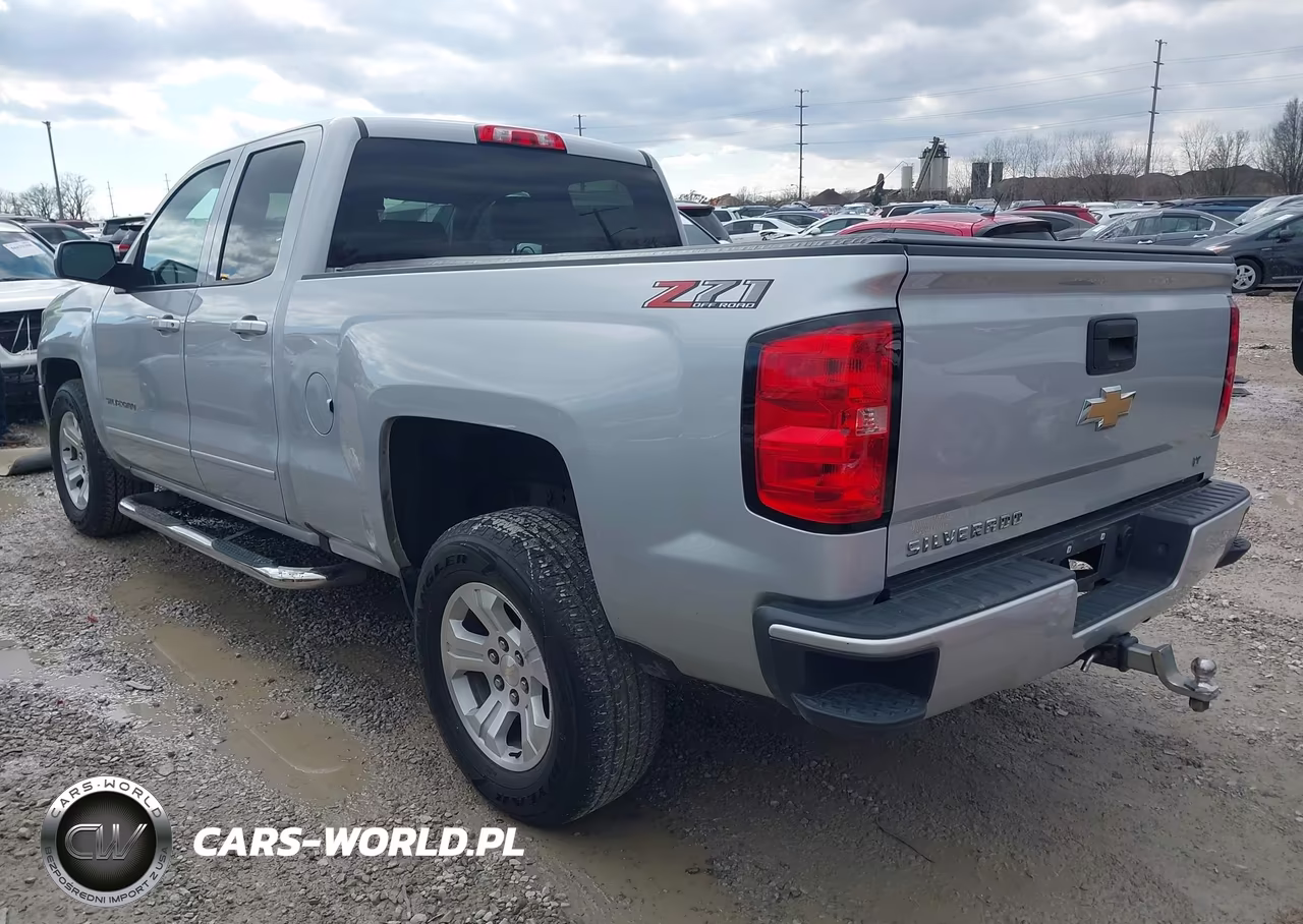 2018 Chevrolet Silverado 1500 2Lt VIN:1GCVKREC4JZ330194 - 3