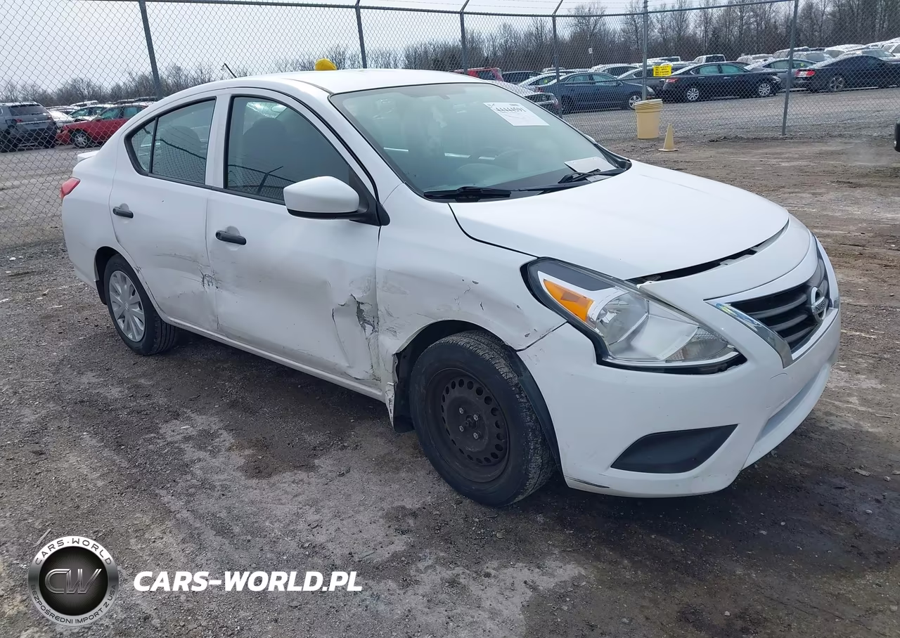 2017 Nissan Versa 1.6 S+