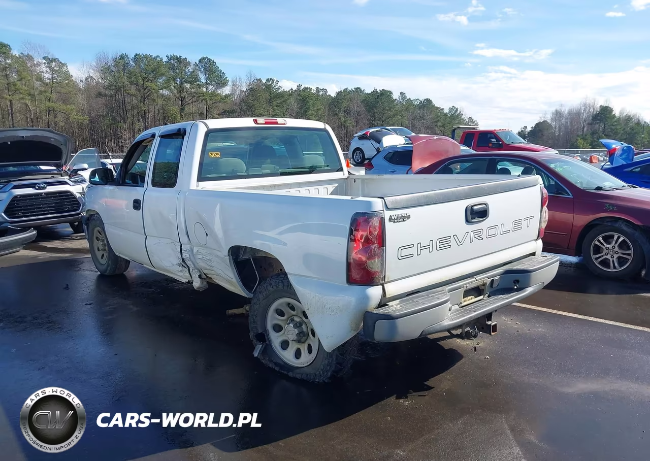 2007 Chevrolet Silverado 1500 Classic Work Truck VIN:1GCEC19ZX7Z141555 - 3