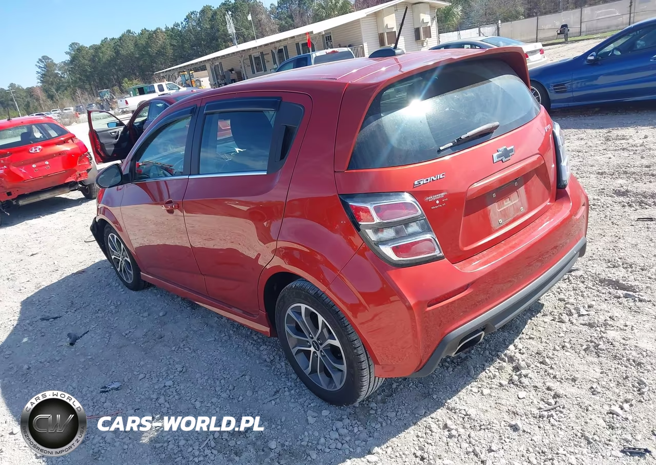 2020 Chevrolet Sonic Fwd Lt 5-Door VIN:1G1JD6SB0L4110417 - 3