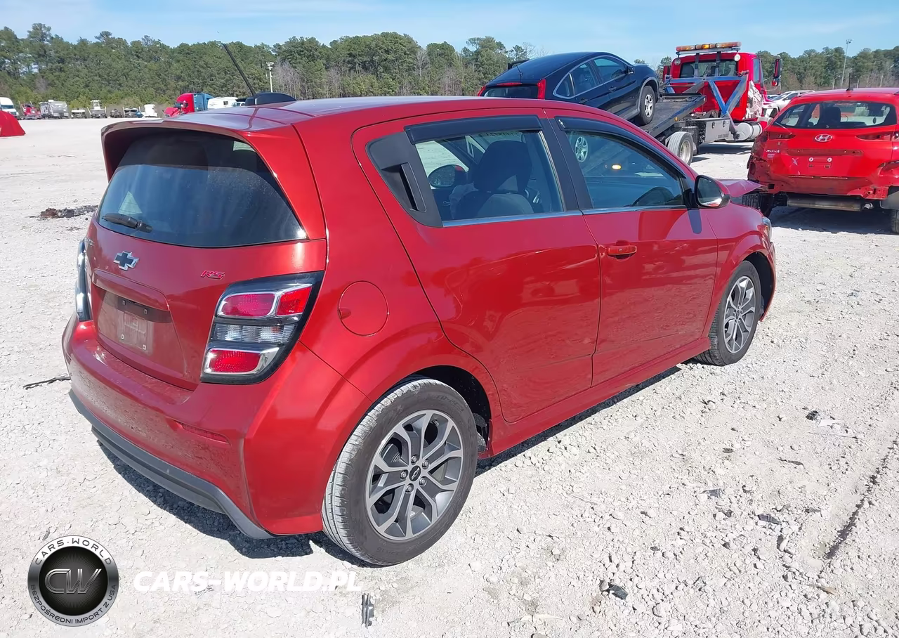 2020 Chevrolet Sonic Fwd Lt 5-Door VIN:1G1JD6SB0L4110417 - 4