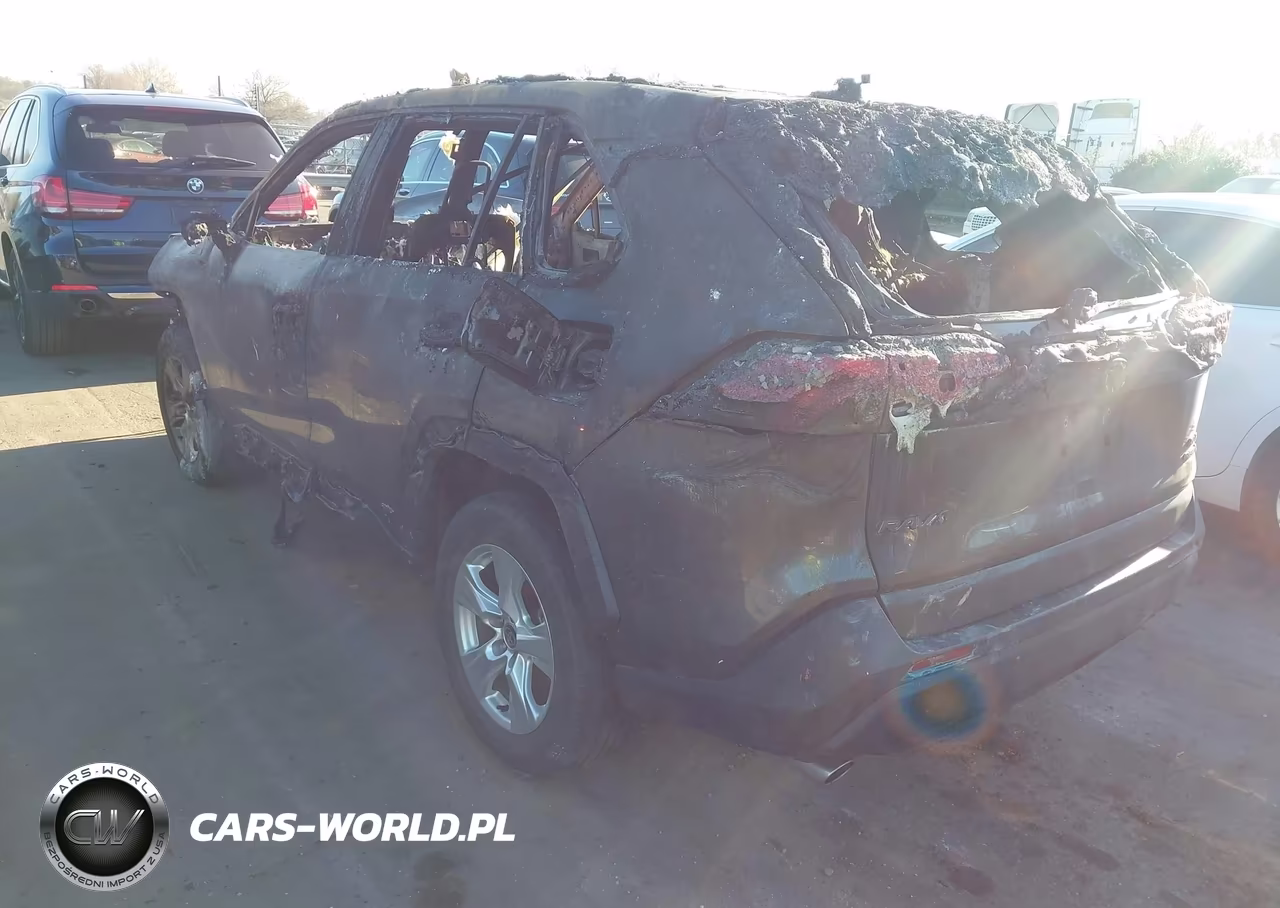 2021 Toyota Rav4 Hybrid Xle VIN:4T3RWRFV4MU046994 - 3