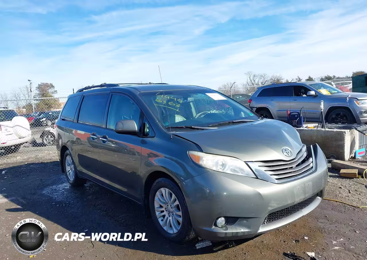 Główne zdjęcie 2012 Toyota Sienna Xle V6 8 Passenger