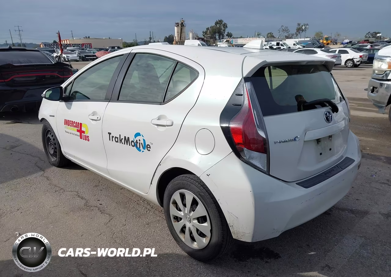 2015 Toyota Prius C One VIN:JTDKDTB34F1579728 - 3