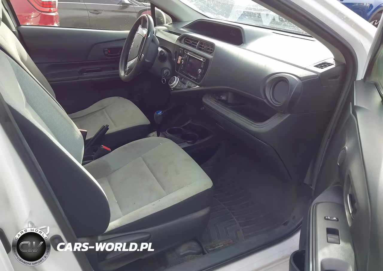 2015 Toyota Prius C One VIN:JTDKDTB34F1579728 - 5