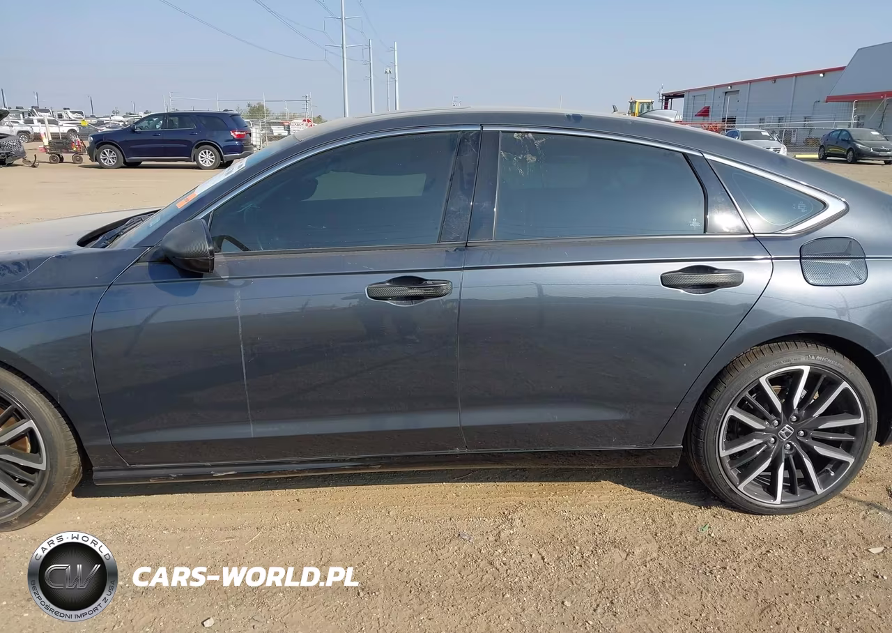 2023 Honda Accord Hybrid Touring VIN:1HGCY2F89PA040999 - 14