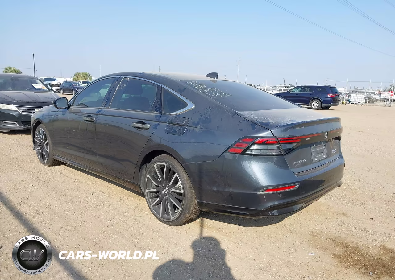 2023 Honda Accord Hybrid Touring VIN:1HGCY2F89PA040999 - 3