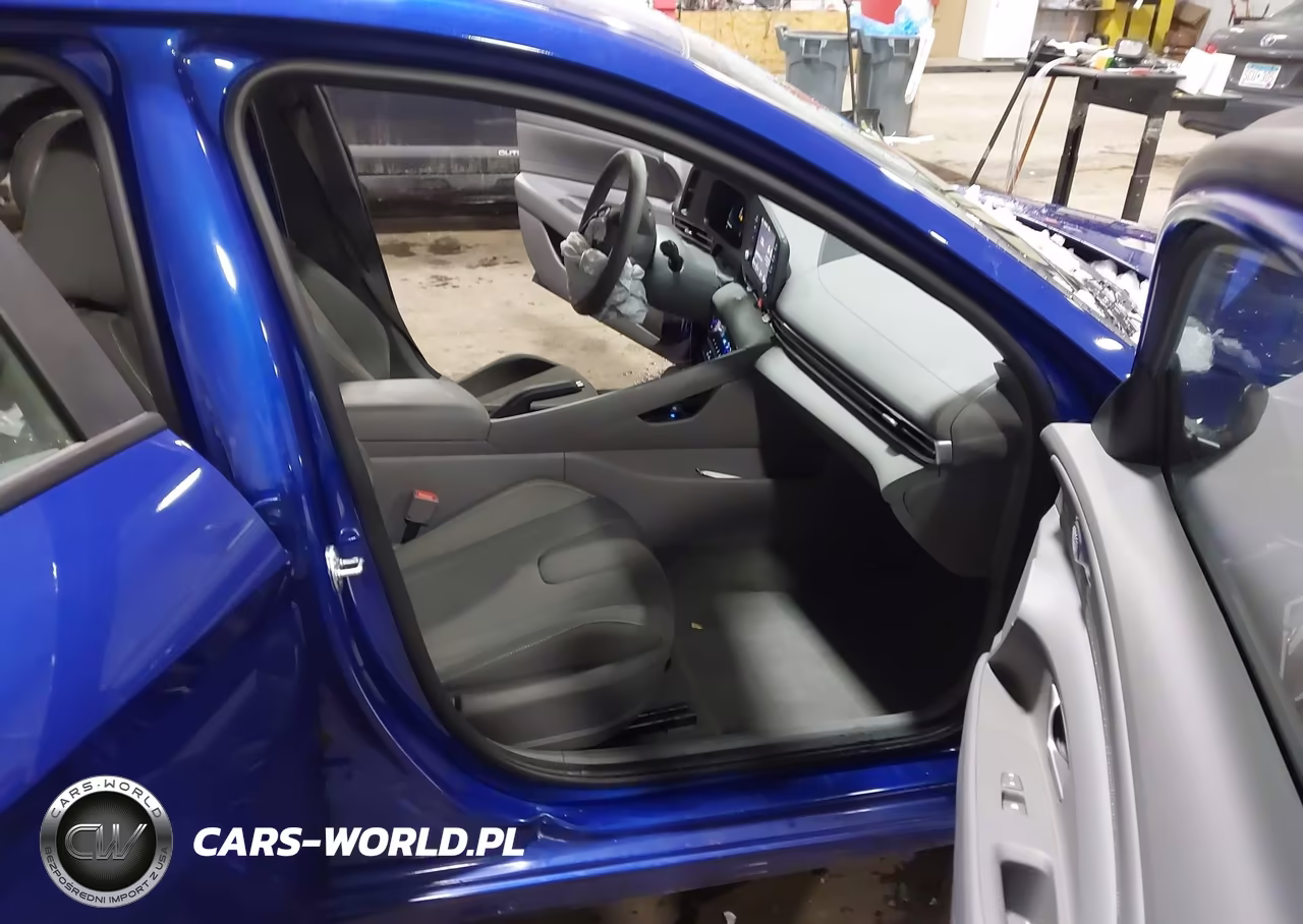 2025 Hyundai Elantra Sel Sport VIN:KMHLM4DG3SU072818 - 5