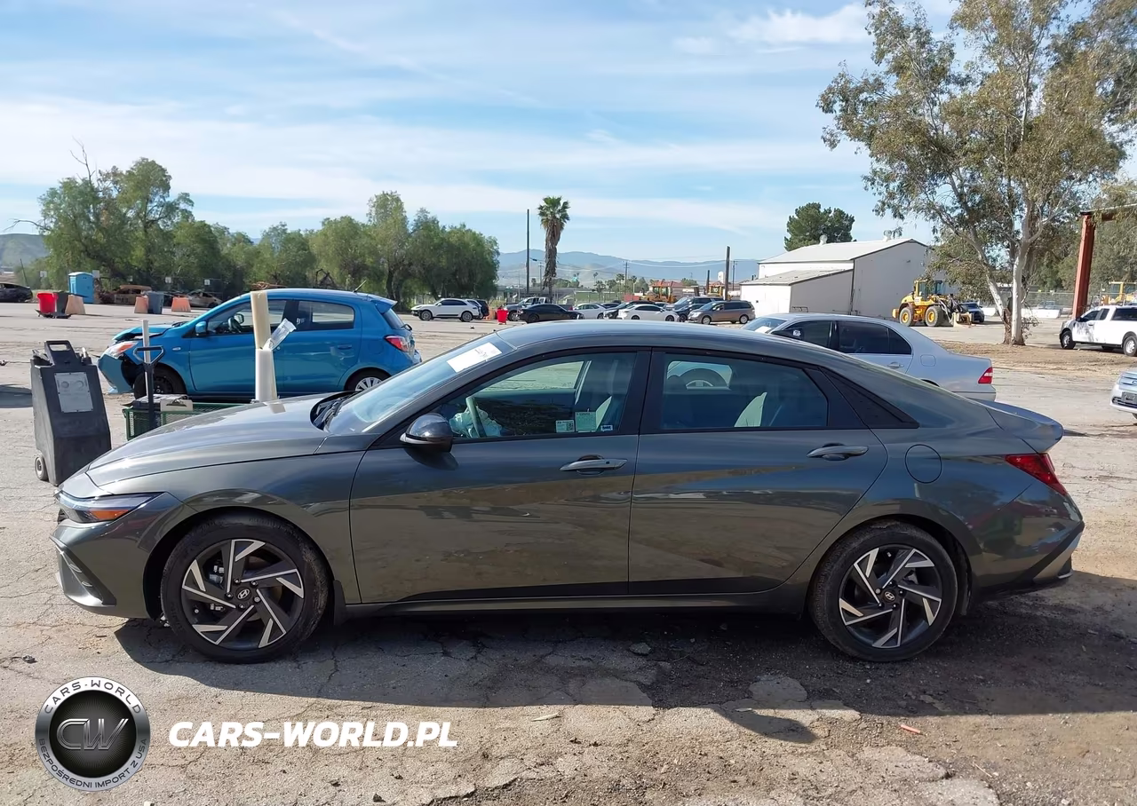 2025 Hyundai Elantra Sel Sport VIN:KMHLM4DG2SU073815 - 13