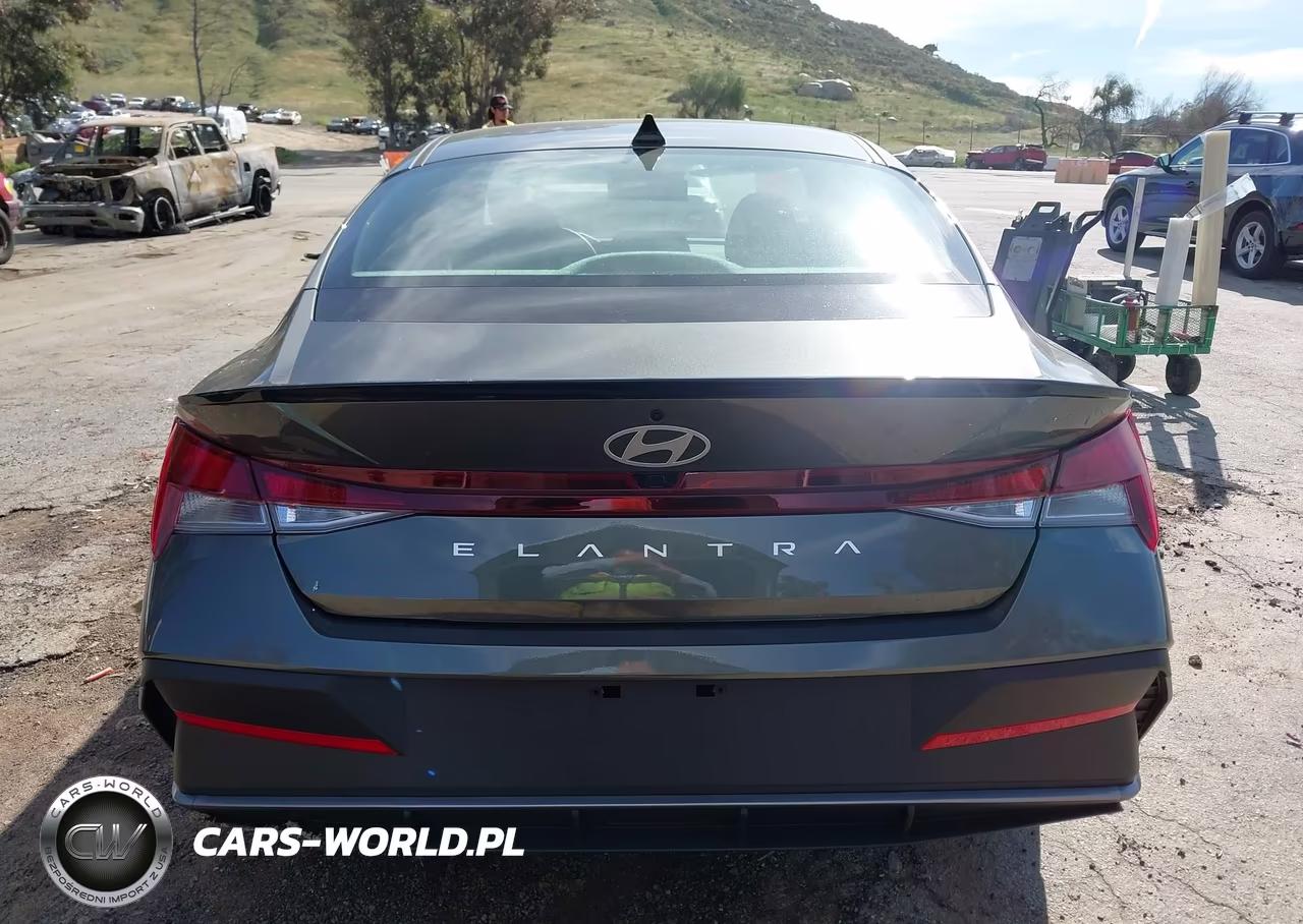 2025 Hyundai Elantra Sel Sport VIN:KMHLM4DG2SU073815 - 15