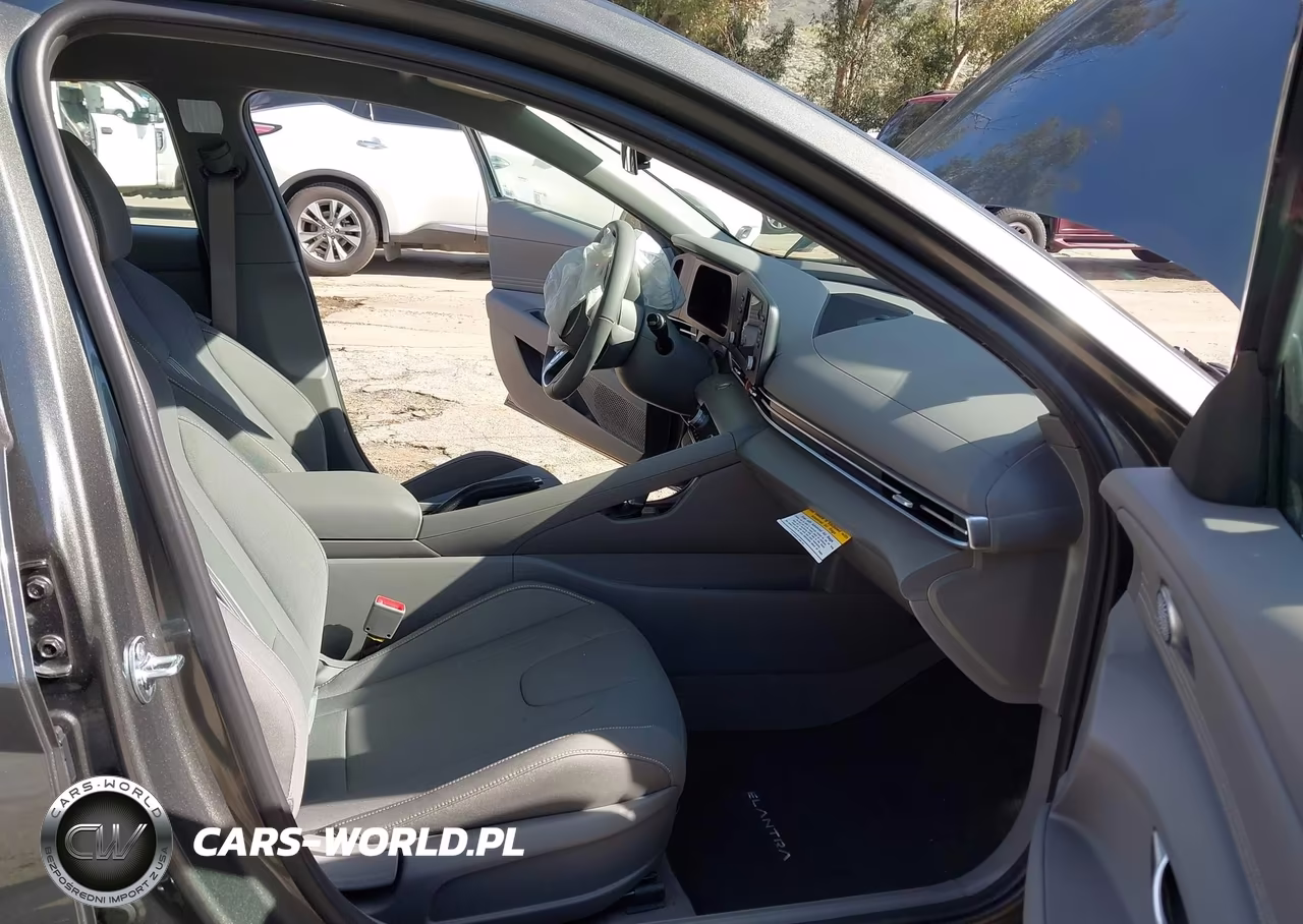 2025 Hyundai Elantra Sel Sport VIN:KMHLM4DG2SU073815 - 5