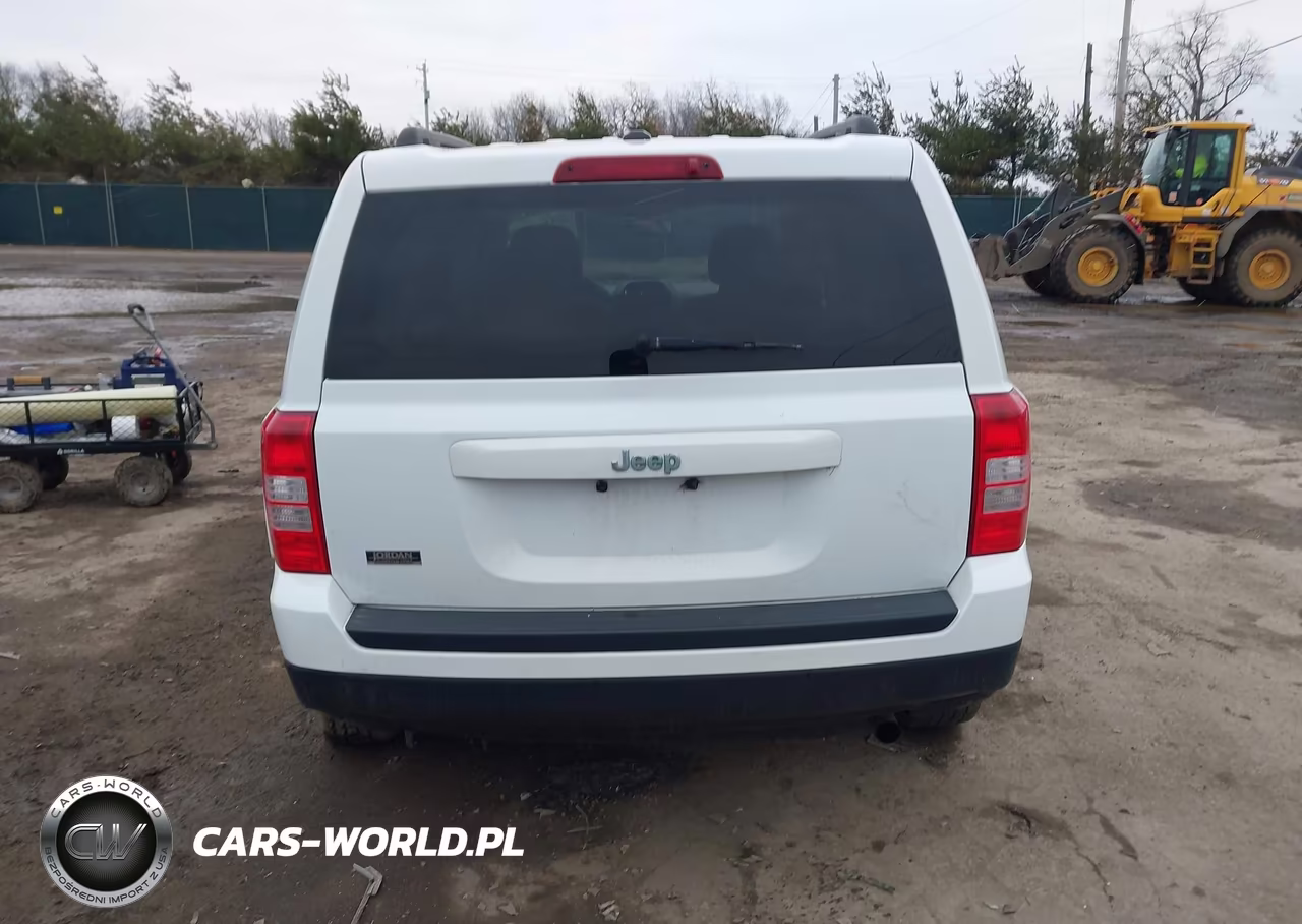 2016 Jeep Patriot Sport VIN:1C4NJPBA5GD688629 - 16