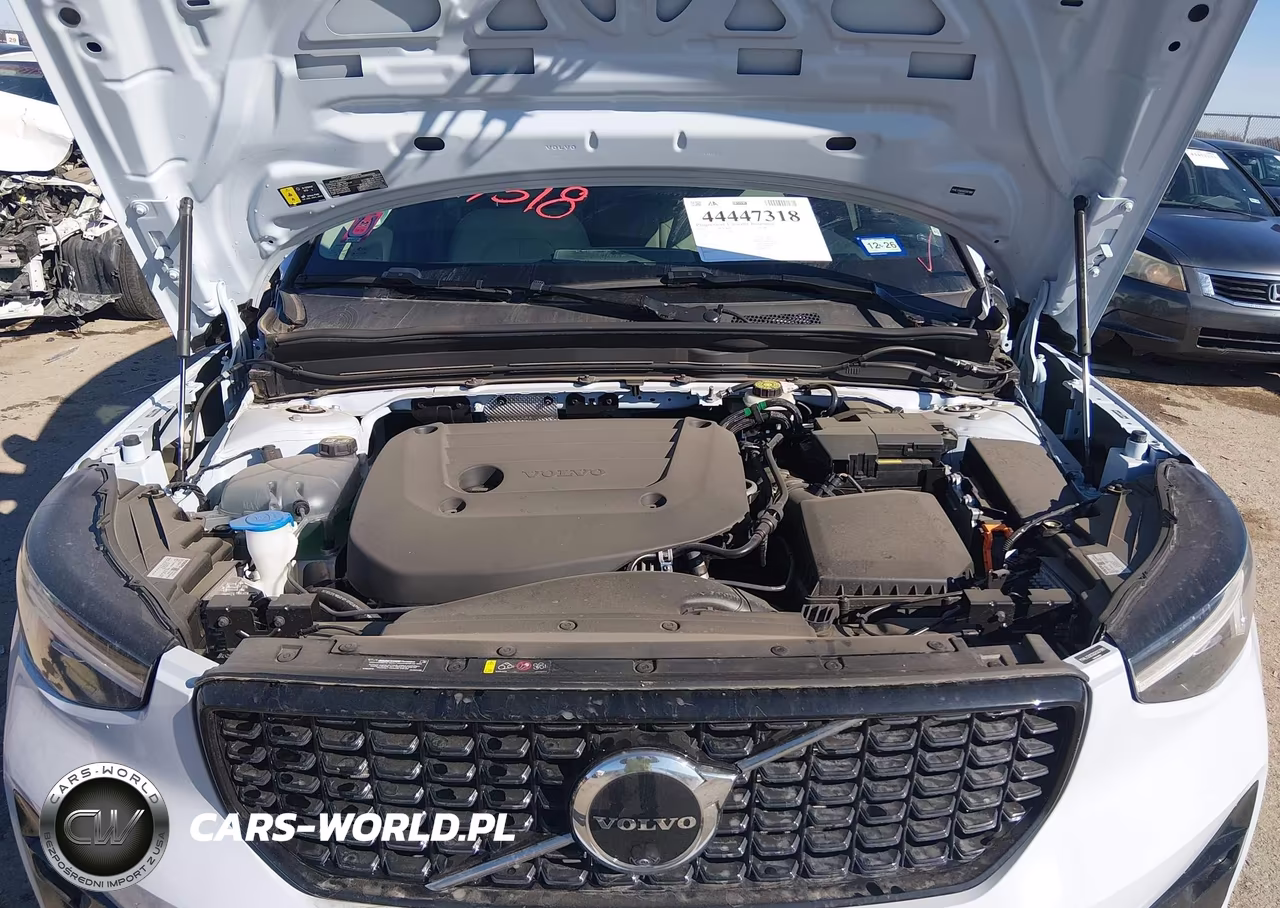 2025 Volvo Xc40 B5 Plus Dark Theme VIN:YV4L12UC5S2537901 - 10