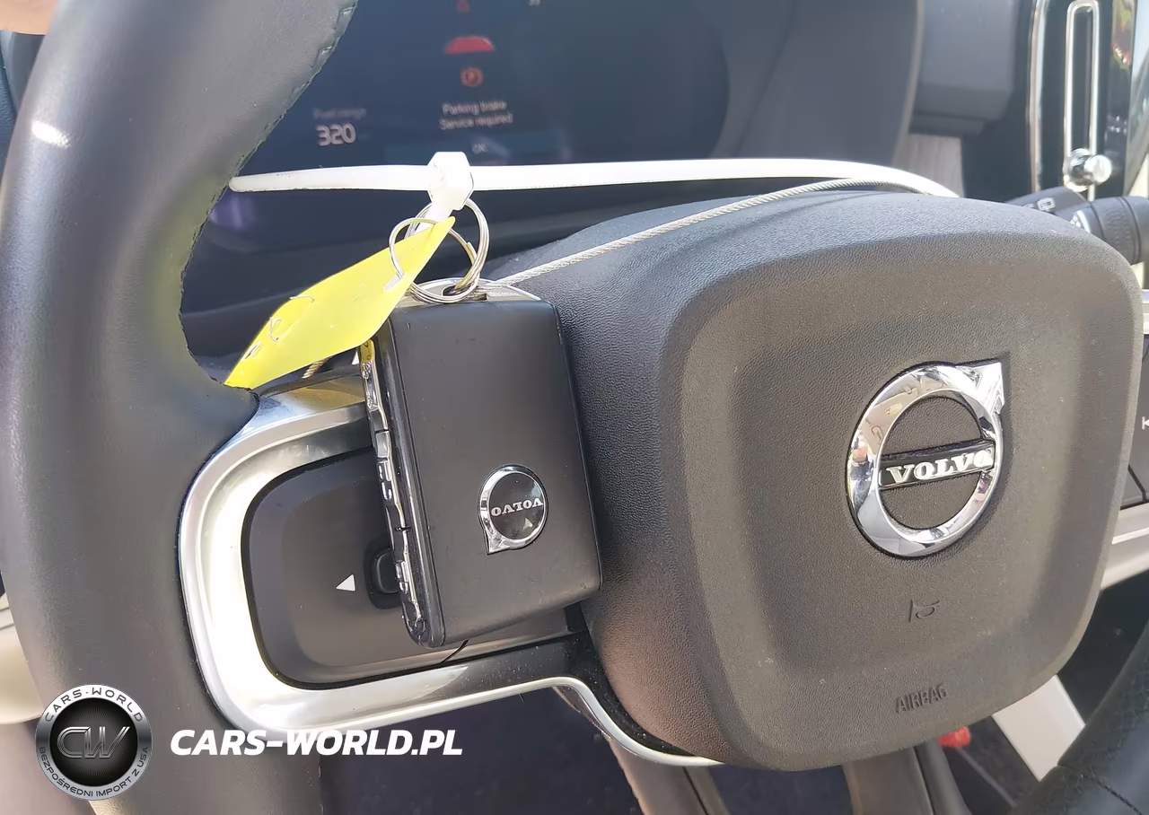 2025 Volvo Xc40 B5 Plus Dark Theme VIN:YV4L12UC5S2537901 - 11