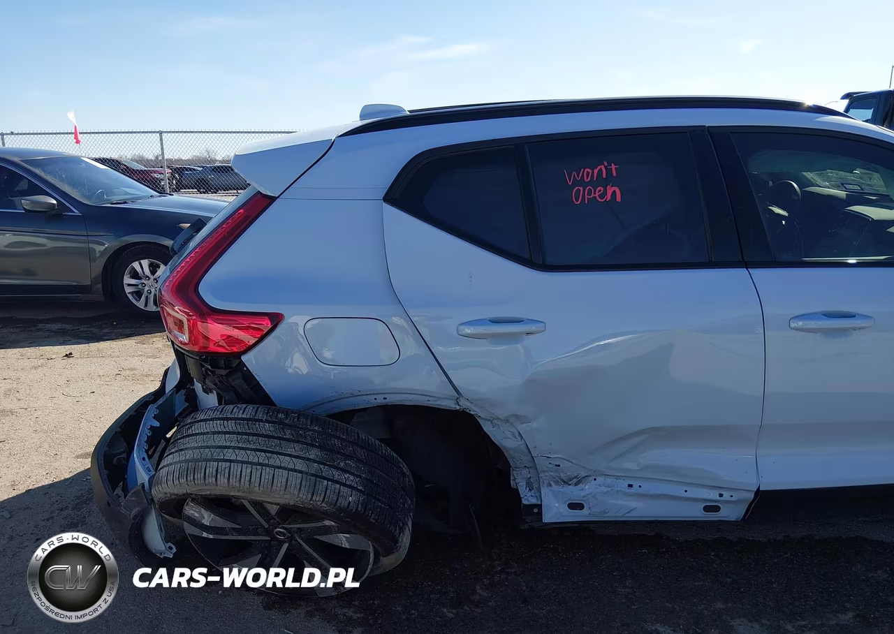 2025 Volvo Xc40 B5 Plus Dark Theme VIN:YV4L12UC5S2537901 - 6