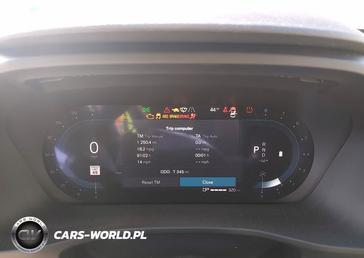 2025 Volvo Xc40 B5 Plus Dark Theme VIN:YV4L12UC5S2537901 - 7