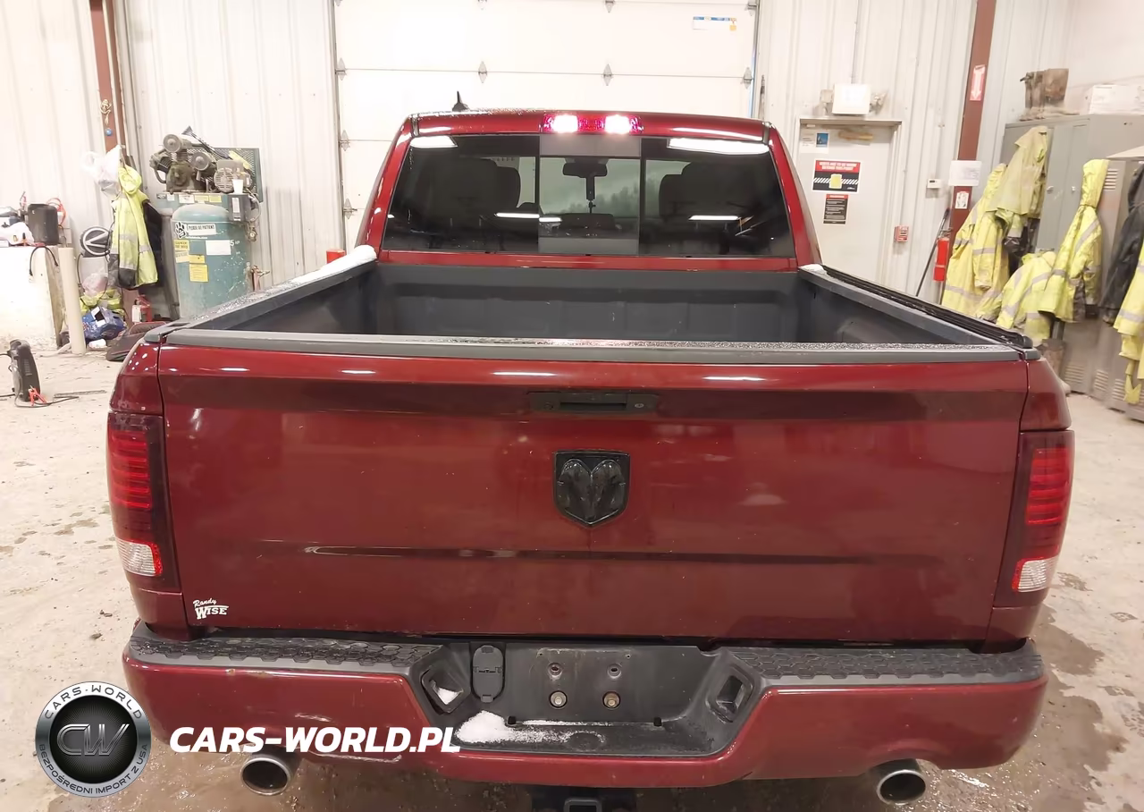 2018 Ram 1500 Sport VIN:1C6RR6MT7JS271719 - 16