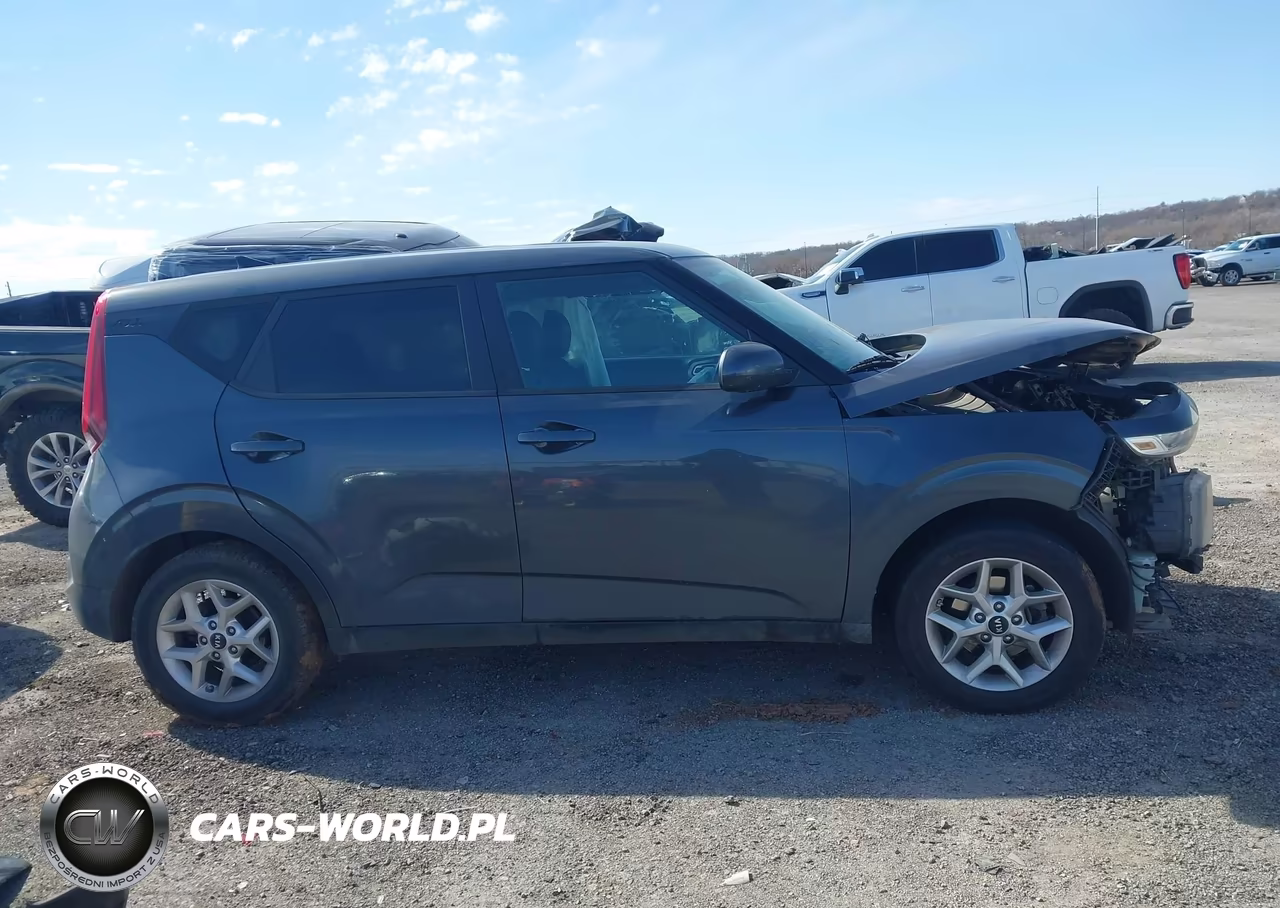 2021 Kia Soul S VIN:KNDJ23AU6M7780228 - 13