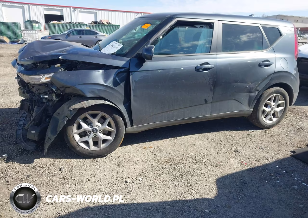 2021 Kia Soul S VIN:KNDJ23AU6M7780228 - 14