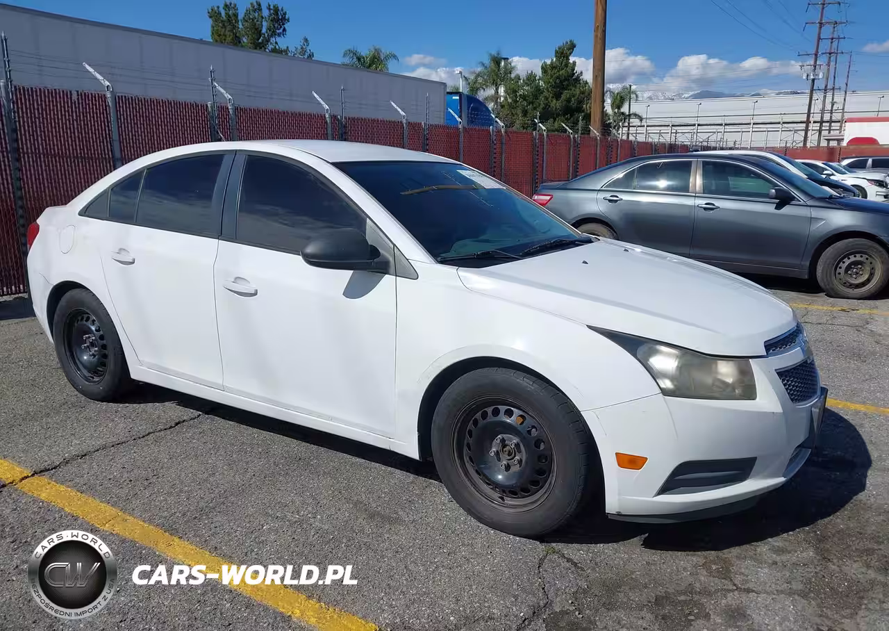 2013 Chevrolet Cruze Ls Auto