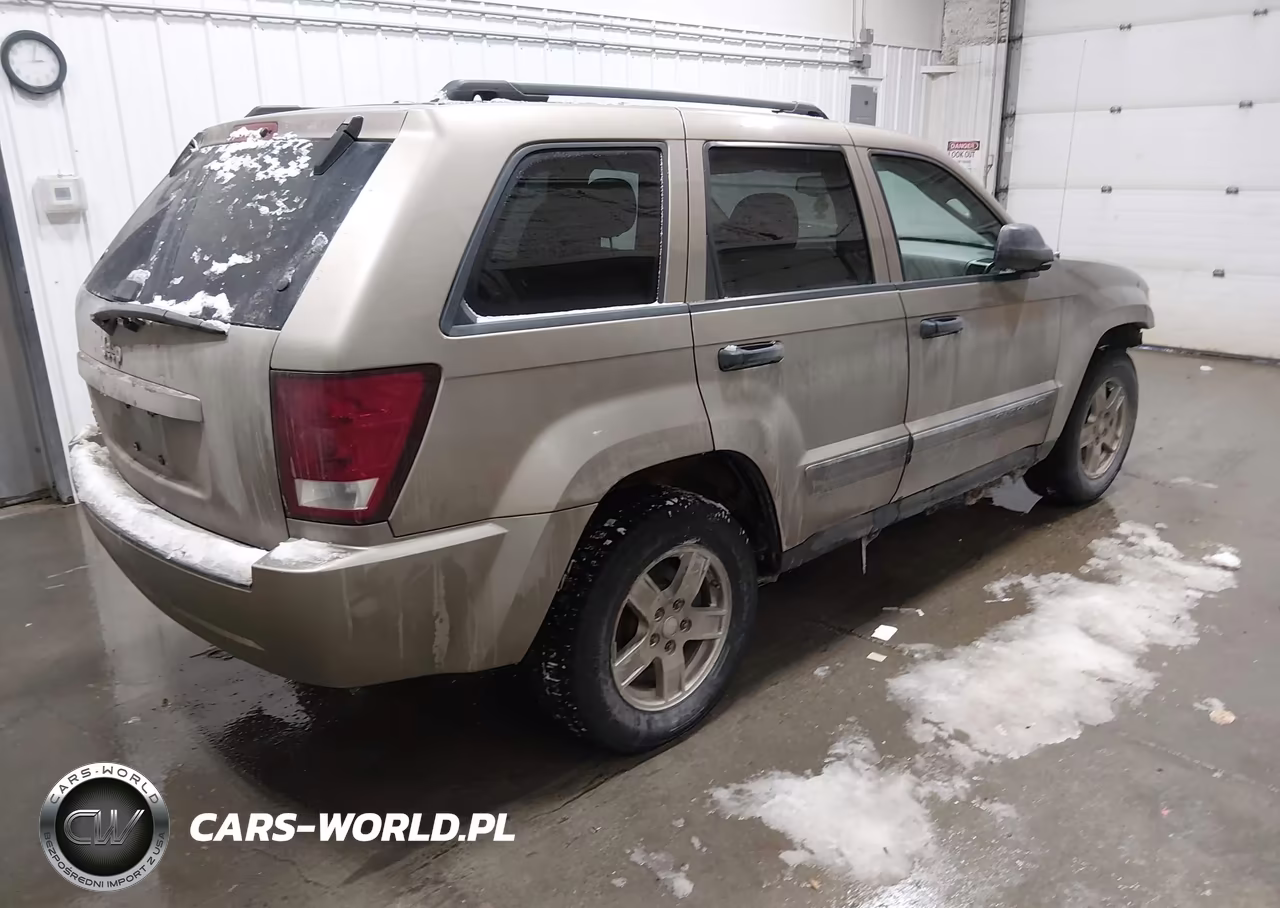 2005 Jeep Grand Cherokee Laredo VIN:1J4GR48K15C707299 - 4