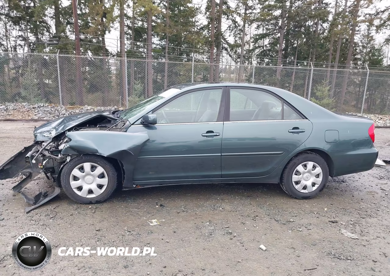 2002 Toyota Camry Le VIN:JTDBE32K320005268 - 15
