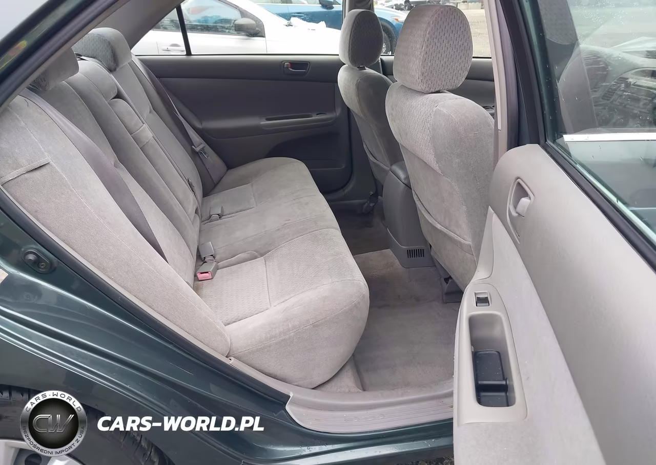2002 Toyota Camry Le VIN:JTDBE32K320005268 - 19