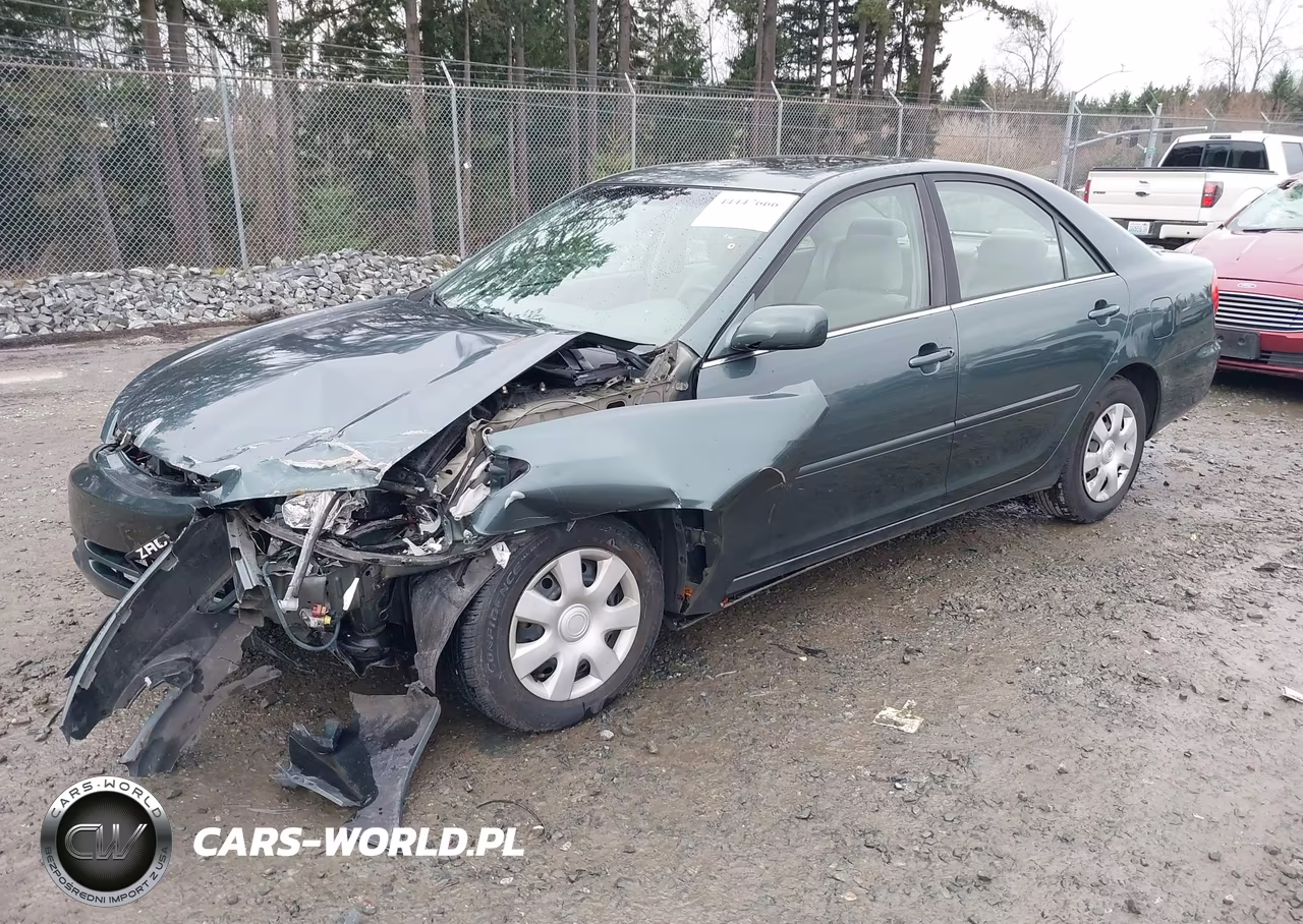2002 Toyota Camry Le VIN:JTDBE32K320005268 - 2