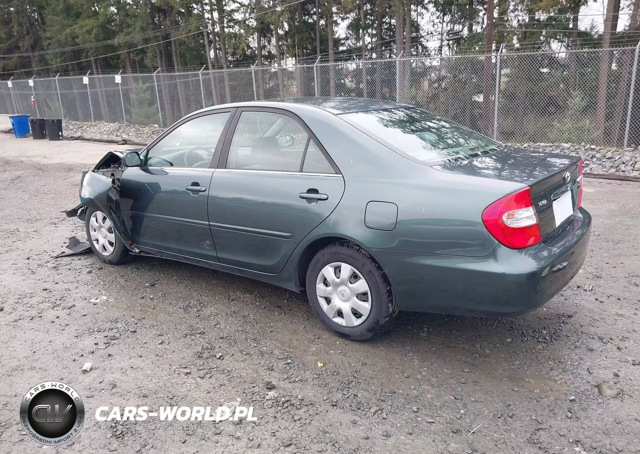 2002 Toyota Camry Le VIN:JTDBE32K320005268 - 3
