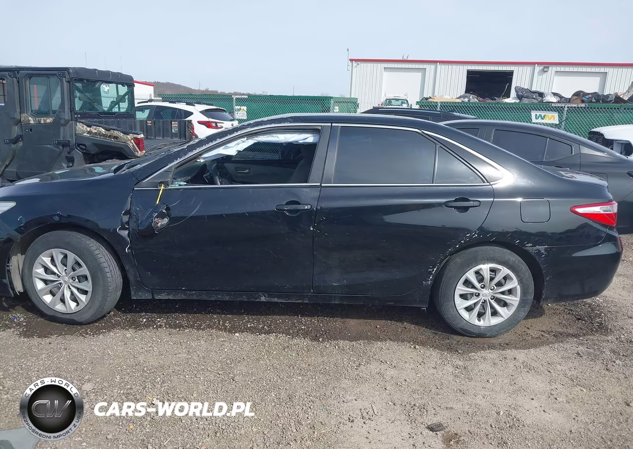 2016 Toyota Camry Le VIN:4T4BF1FK1GR578683 - 15