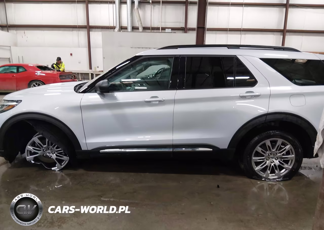 2025 Ford Explorer Active VIN:1FMUK8DH5SGD04618 - 15