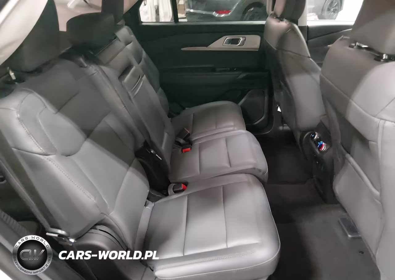 2025 Ford Explorer Active VIN:1FMUK8DH5SGD04618 - 8