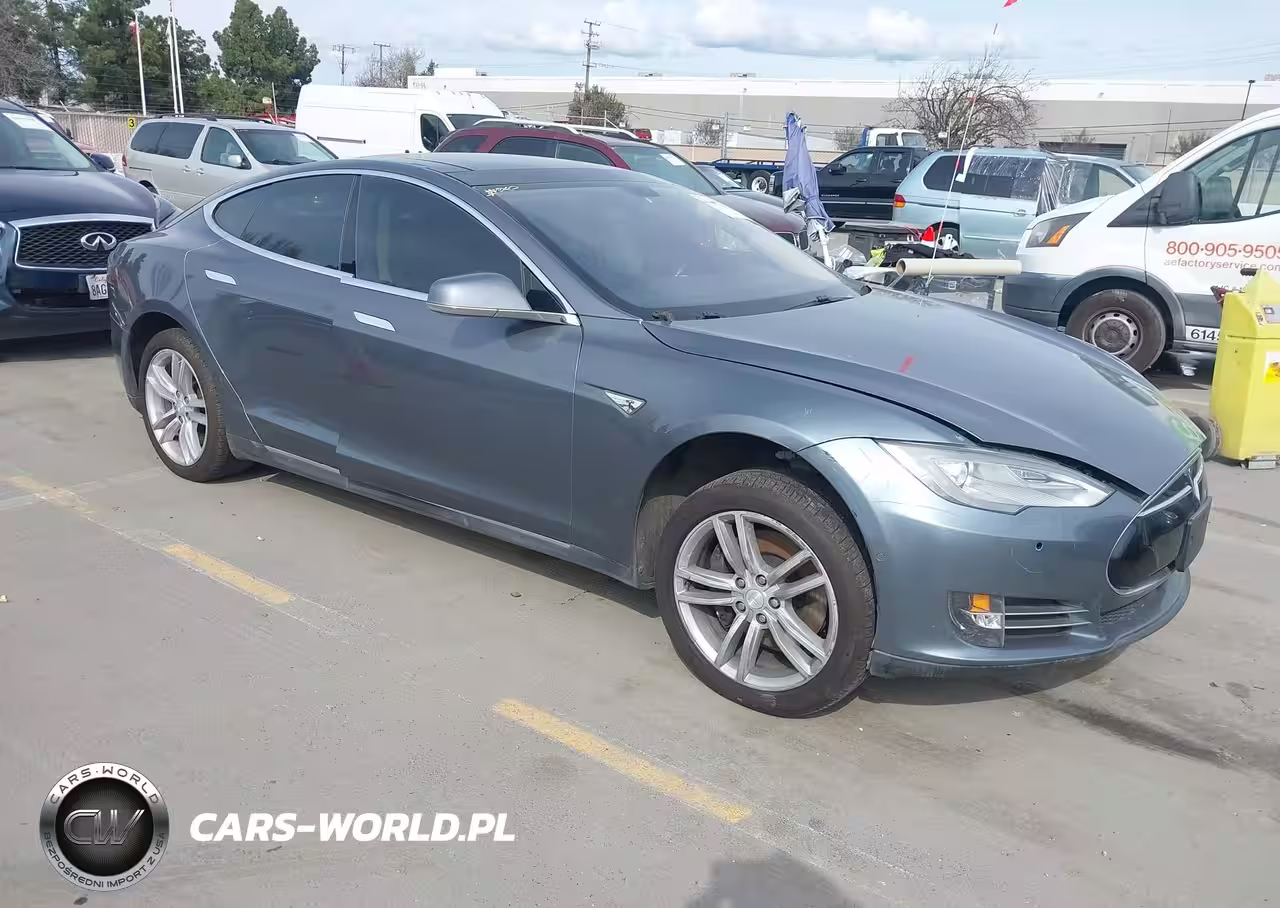2013 Tesla Model S Performance