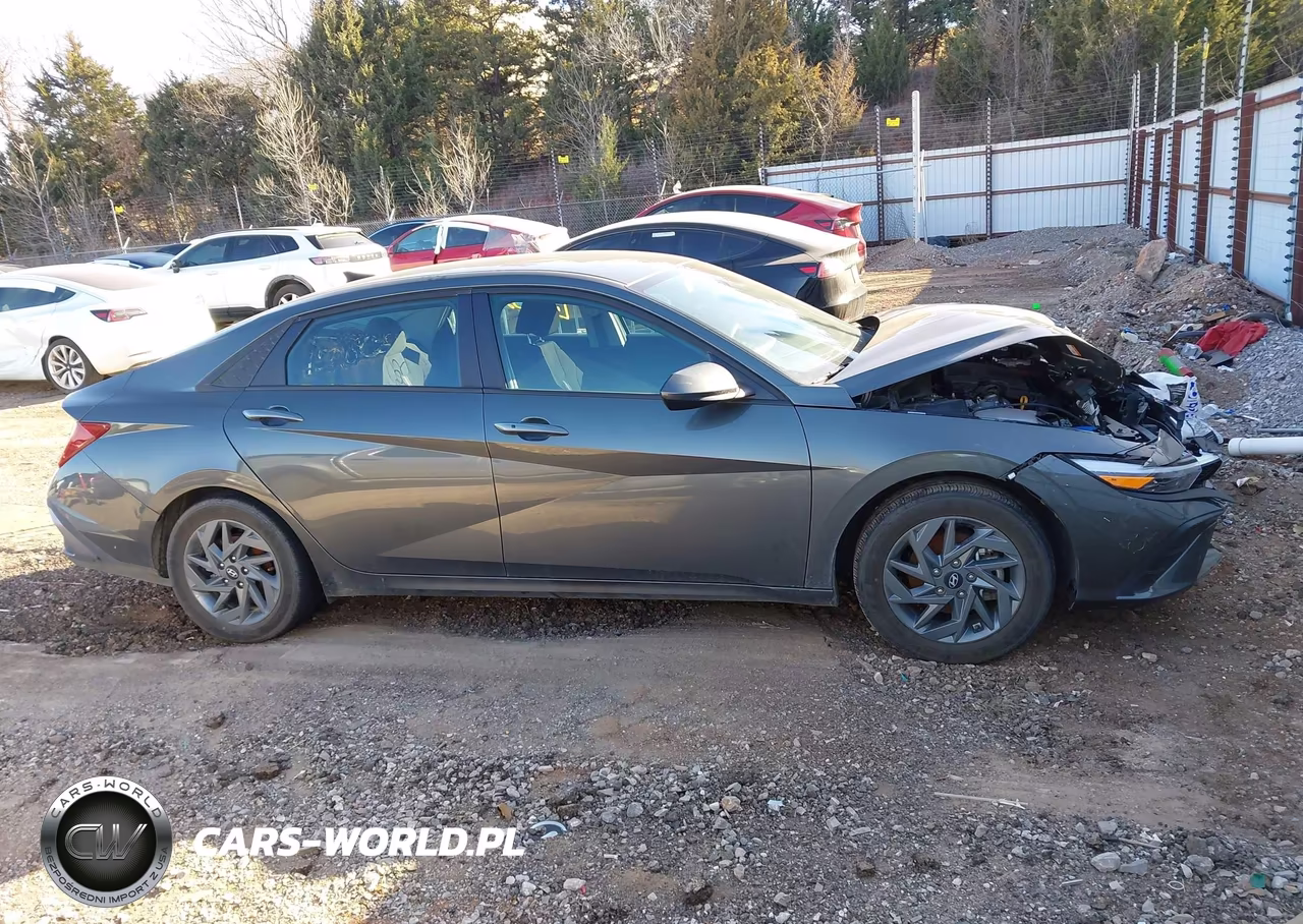 2024 Hyundai Elantra Hybrid Blue VIN:KMHLM4DJXRU113418 - 13