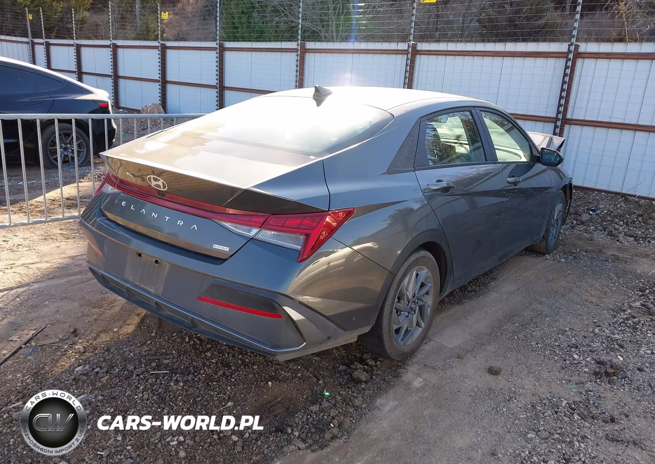 2024 Hyundai Elantra Hybrid Blue VIN:KMHLM4DJXRU113418 - 4
