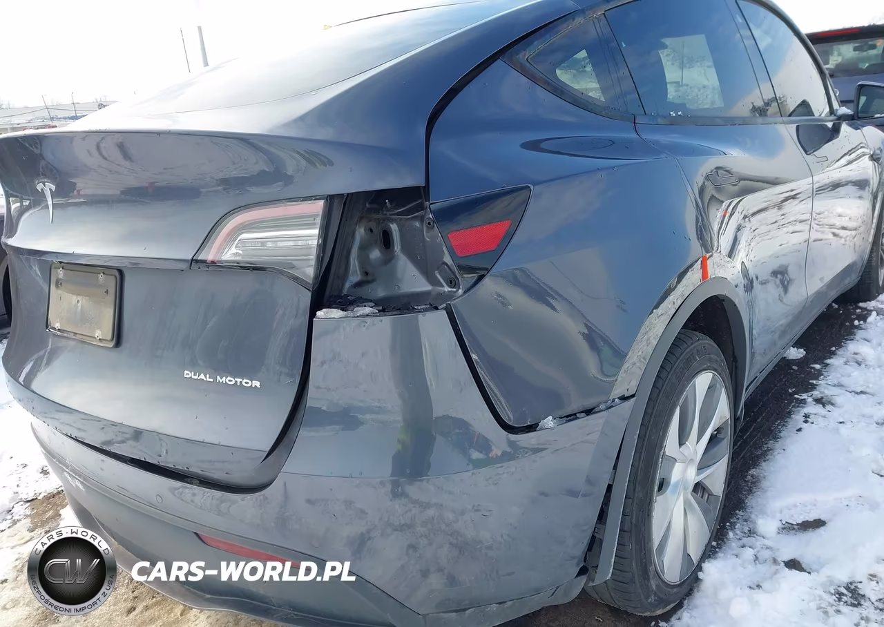 2020 Tesla Model Y Long Range Dual Motor All-Wheel Drive VIN:5YJYGDEE2LF030102 - 18