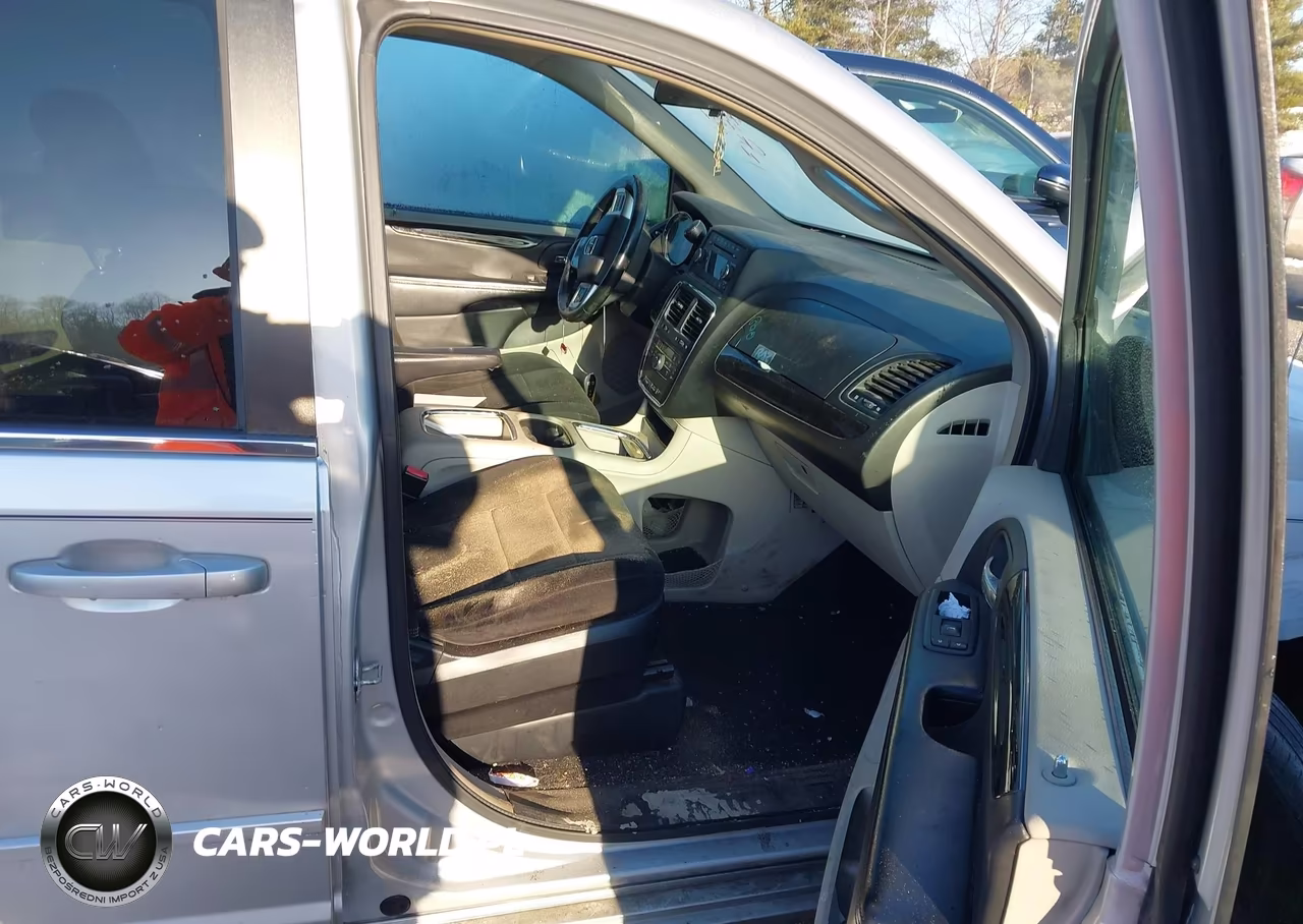 2012 Dodge Grand Caravan Crew VIN:2C4RDGDG3CR110126 - 5