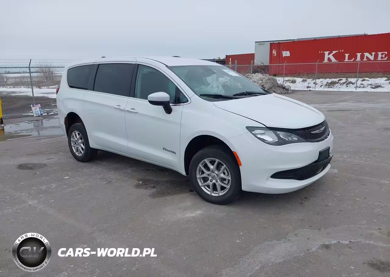2023 Chrysler Voyager Lx